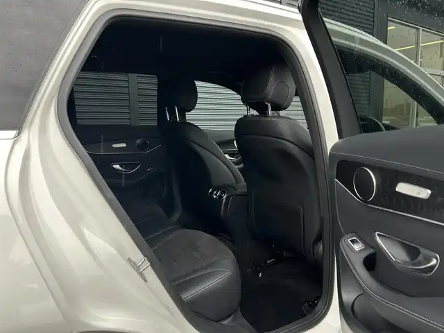 メルセデス・ベンツ ＧＬＣ２５０ 4マチックスポーツ 本革 茨城県 2017(平29)年 2.1万km ポーラホワイト ＲＳＰ　/ＡＣＣ　/ＬＫＡ　/ＢＳＡ　/３６０度カメラ　/ＨＵＤ　/半革　/シートヒーター　/Ｍ付ＰＷシート　/ＰＷテールゲート　/ナビ　/１２セグ　/ＢＴ　/ＵＳＢ　/ＤＶＤ　/ＬＥＤヘッドＬ　/ＥＴＣ２．０　/ルーフレール　/禁煙車