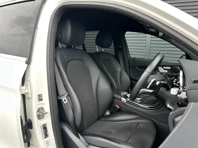 メルセデス・ベンツ ＧＬＣ２５０ 4マチックスポーツ 本革 茨城県 2017(平29)年 2.1万km ポーラホワイト ＲＳＰ　/ＡＣＣ　/ＬＫＡ　/ＢＳＡ　/３６０度カメラ　/ＨＵＤ　/半革　/シートヒーター　/Ｍ付ＰＷシート　/ＰＷテールゲート　/ナビ　/１２セグ　/ＢＴ　/ＵＳＢ　/ＤＶＤ　/ＬＥＤヘッドＬ　/ＥＴＣ２．０　/ルーフレール　/禁煙車