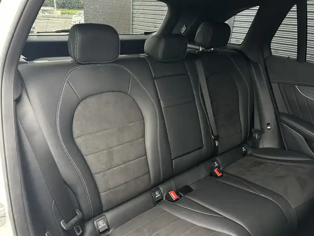 メルセデス・ベンツ ＧＬＣ２５０ 4マチックスポーツ 本革 茨城県 2017(平29)年 2.1万km ポーラホワイト ＲＳＰ　/ＡＣＣ　/ＬＫＡ　/ＢＳＡ　/３６０度カメラ　/ＨＵＤ　/半革　/シートヒーター　/Ｍ付ＰＷシート　/ＰＷテールゲート　/ナビ　/１２セグ　/ＢＴ　/ＵＳＢ　/ＤＶＤ　/ＬＥＤヘッドＬ　/ＥＴＣ２．０　/ルーフレール　/禁煙車