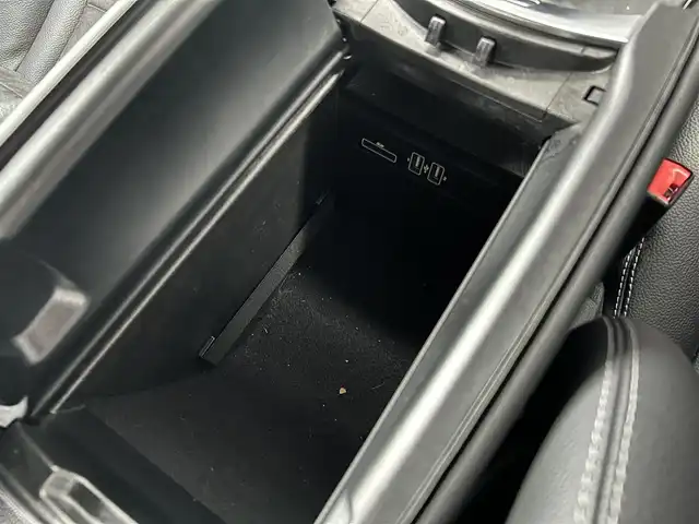 メルセデス・ベンツ ＧＬＣ２５０ 4マチックスポーツ 本革 茨城県 2017(平29)年 2.1万km ポーラホワイト ＲＳＰ　/ＡＣＣ　/ＬＫＡ　/ＢＳＡ　/３６０度カメラ　/ＨＵＤ　/半革　/シートヒーター　/Ｍ付ＰＷシート　/ＰＷテールゲート　/ナビ　/１２セグ　/ＢＴ　/ＵＳＢ　/ＤＶＤ　/ＬＥＤヘッドＬ　/ＥＴＣ２．０　/ルーフレール　/禁煙車