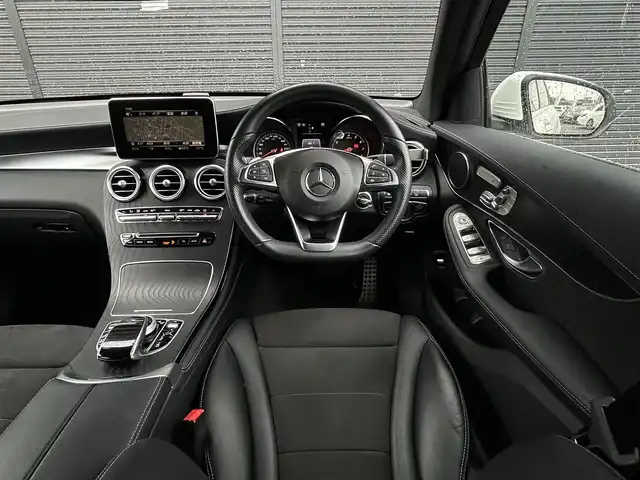 メルセデス・ベンツ ＧＬＣ２５０ 4マチックスポーツ 本革 茨城県 2017(平29)年 2.1万km ポーラホワイト ＲＳＰ　/ＡＣＣ　/ＬＫＡ　/ＢＳＡ　/３６０度カメラ　/ＨＵＤ　/半革　/シートヒーター　/Ｍ付ＰＷシート　/ＰＷテールゲート　/ナビ　/１２セグ　/ＢＴ　/ＵＳＢ　/ＤＶＤ　/ＬＥＤヘッドＬ　/ＥＴＣ２．０　/ルーフレール　/禁煙車