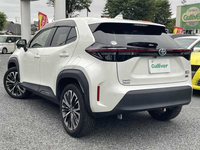 トヨタ ヤリスクロス ハイブリッド Z 埼玉県 2020(令2)年 1.8万km ホワイトパールクリスタルシャイン ワンオーナー/ハーフレザーシート/前席シートヒーター/Ｄ席パワーシート/純正メモリナビ＆フルセグＴＶ/（ＵＳＢ＆ＢＴ＆Ｍｉｒａｃａｓｔ）/バックカメラ/ＥＴＣ（２．０）/前後ドライブレコーダー/ヘッドアップディスプレイ/プリクラッシュセーフティ/レーントレーシングアシスト/ブラインドスポットモニター/ロードサインアシスト/レーダークルーズコントロール/ステアリングリモコン/ステアリングヒーター/革巻ステアリング/コーナーセンサー/パワーバックドア/純正１８inアルミホイール/オートハイビーム/オートライト/ＬＥＤライト/ＬＥＤフォグランプ/ウィンカーミラー/オート電動格納ミラー/スマートキー/プッシュスタート/Ｗ＆サイド＆カーテンエアバッグ/横滑り防止装置/ＡＢＳ/ドアバイザー/フロアマット/新車保証書/整備記録簿/取扱説明書（車両＆ナビ）/スマートスペアキー有