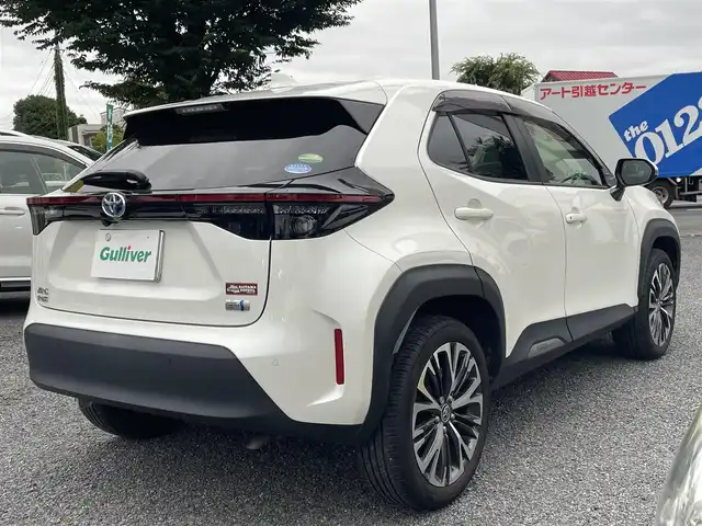 トヨタ ヤリスクロス ハイブリッド Z 埼玉県 2020(令2)年 1.8万km ホワイトパールクリスタルシャイン ワンオーナー/ハーフレザーシート/前席シートヒーター/Ｄ席パワーシート/純正メモリナビ＆フルセグＴＶ/（ＵＳＢ＆ＢＴ＆Ｍｉｒａｃａｓｔ）/バックカメラ/ＥＴＣ（２．０）/前後ドライブレコーダー/ヘッドアップディスプレイ/プリクラッシュセーフティ/レーントレーシングアシスト/ブラインドスポットモニター/ロードサインアシスト/レーダークルーズコントロール/ステアリングリモコン/ステアリングヒーター/革巻ステアリング/コーナーセンサー/パワーバックドア/純正１８inアルミホイール/オートハイビーム/オートライト/ＬＥＤライト/ＬＥＤフォグランプ/ウィンカーミラー/オート電動格納ミラー/スマートキー/プッシュスタート/Ｗ＆サイド＆カーテンエアバッグ/横滑り防止装置/ＡＢＳ/ドアバイザー/フロアマット/新車保証書/整備記録簿/取扱説明書（車両＆ナビ）/スマートスペアキー有