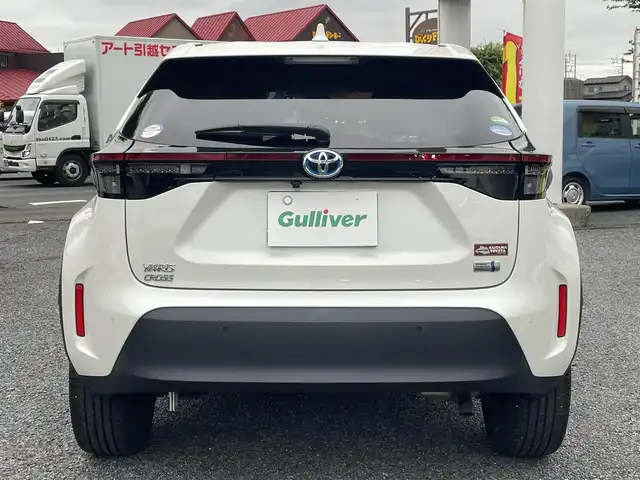 トヨタ ヤリスクロス ハイブリッド Z 埼玉県 2020(令2)年 1.8万km ホワイトパールクリスタルシャイン ワンオーナー/ハーフレザーシート/前席シートヒーター/Ｄ席パワーシート/純正メモリナビ＆フルセグＴＶ/（ＵＳＢ＆ＢＴ＆Ｍｉｒａｃａｓｔ）/バックカメラ/ＥＴＣ（２．０）/前後ドライブレコーダー/ヘッドアップディスプレイ/プリクラッシュセーフティ/レーントレーシングアシスト/ブラインドスポットモニター/ロードサインアシスト/レーダークルーズコントロール/ステアリングリモコン/ステアリングヒーター/革巻ステアリング/コーナーセンサー/パワーバックドア/純正１８inアルミホイール/オートハイビーム/オートライト/ＬＥＤライト/ＬＥＤフォグランプ/ウィンカーミラー/オート電動格納ミラー/スマートキー/プッシュスタート/Ｗ＆サイド＆カーテンエアバッグ/横滑り防止装置/ＡＢＳ/ドアバイザー/フロアマット/新車保証書/整備記録簿/取扱説明書（車両＆ナビ）/スマートスペアキー有