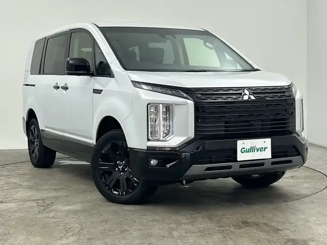 三菱 デリカＤ：５ シャモニー 三重県 2025(令7)年 0.1千km パール /登録済未使用車//アルパインナビ（フルセグ・Bluetooth・CD・DVD・USB・HDMI・AppleCarPlay・AndroidAuto）//バックカメラ//両側パワースライドドア//パワーバックドア//ブラインドスポットモニター//ステアリングヒーター//運転席パワーシート//前席シートヒーター//パドルシフト//電子パーキング