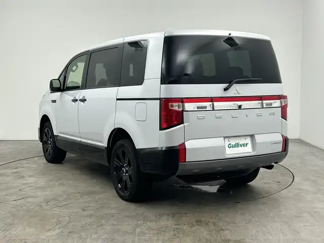 三菱 デリカＤ：５ シャモニー 三重県 2025(令7)年 0.1千km パール /登録済未使用車//アルパインナビ（フルセグ・Bluetooth・CD・DVD・USB・HDMI・AppleCarPlay・AndroidAuto）//バックカメラ//両側パワースライドドア//パワーバックドア//ブラインドスポットモニター//ステアリングヒーター//運転席パワーシート//前席シートヒーター//パドルシフト//電子パーキング