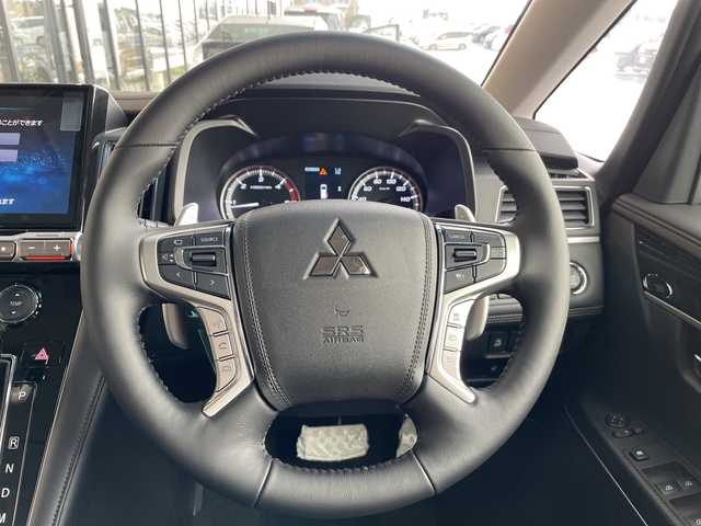 三菱 デリカＤ：５ ブラックエディション 愛知県 2025(令7)年 0.1千km グレーⅡ 登録済未使用車/純正11型ナビ/全方位カメラ/両側パワースライドドア/レーダークルーズコントロール/シートヒーター/バックカメラ/電動リアゲート/コーナーセンサー/純正アルミホイール/ブラインドスポットモニター/パドルシフト/オートマチックハイビーム/衝突軽減システム/フルセグ/CD DVD/Bluetooth/ステアリングスイッチ/スマートキー/プッシュスタート