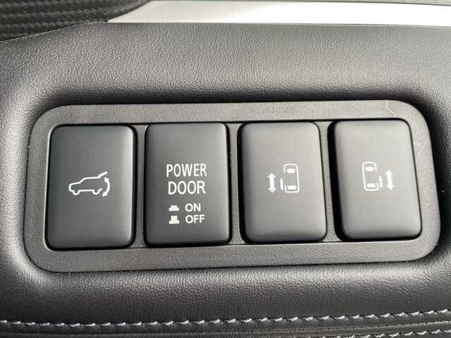 三菱 デリカＤ：５ ブラックエディション 愛知県 2025(令7)年 0.1千km グレーⅡ 登録済未使用車/純正11型ナビ/全方位カメラ/両側パワースライドドア/レーダークルーズコントロール/シートヒーター/バックカメラ/電動リアゲート/コーナーセンサー/純正アルミホイール/ブラインドスポットモニター/パドルシフト/オートマチックハイビーム/衝突軽減システム/フルセグ/CD DVD/Bluetooth/ステアリングスイッチ/スマートキー/プッシュスタート