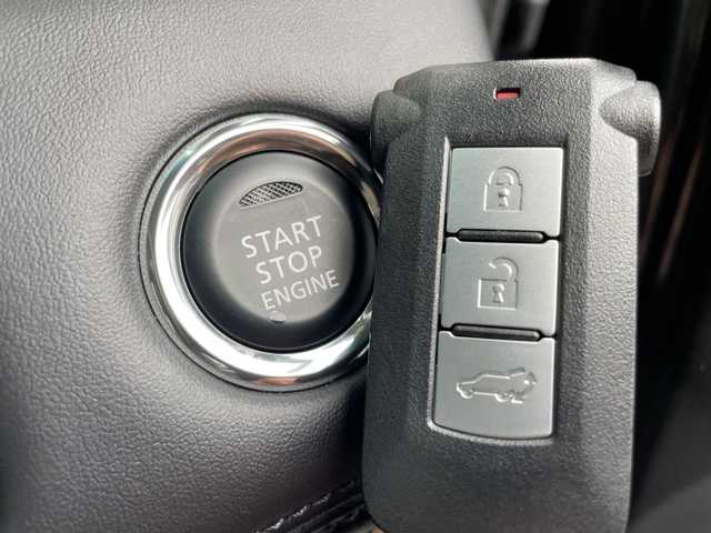 三菱 デリカＤ：５ ブラックエディション 愛知県 2025(令7)年 0.1千km グレーⅡ 登録済未使用車/純正11型ナビ/全方位カメラ/両側パワースライドドア/レーダークルーズコントロール/シートヒーター/バックカメラ/電動リアゲート/コーナーセンサー/純正アルミホイール/ブラインドスポットモニター/パドルシフト/オートマチックハイビーム/衝突軽減システム/フルセグ/CD DVD/Bluetooth/ステアリングスイッチ/スマートキー/プッシュスタート