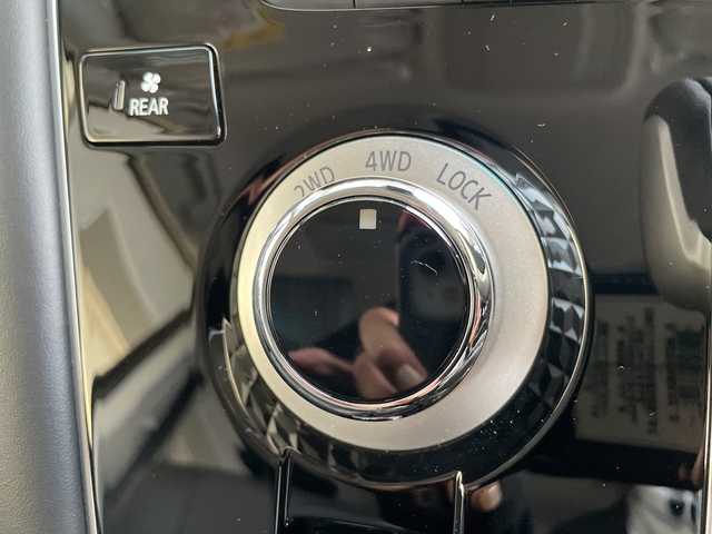 三菱 デリカＤ：５ ブラックエディション 愛知県 2025(令7)年 0.1千km グレーⅡ 登録済未使用車/純正11型ナビ/全方位カメラ/両側パワースライドドア/レーダークルーズコントロール/シートヒーター/バックカメラ/電動リアゲート/コーナーセンサー/純正アルミホイール/ブラインドスポットモニター/パドルシフト/オートマチックハイビーム/衝突軽減システム/フルセグ/CD DVD/Bluetooth/ステアリングスイッチ/スマートキー/プッシュスタート