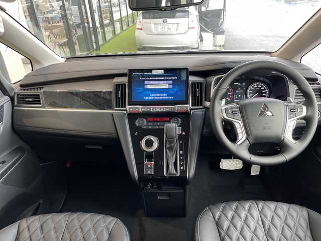 三菱 デリカＤ：５ ブラックエディション 愛知県 2025(令7)年 0.1千km グレーⅡ 登録済未使用車/純正11型ナビ/全方位カメラ/両側パワースライドドア/レーダークルーズコントロール/シートヒーター/バックカメラ/電動リアゲート/コーナーセンサー/純正アルミホイール/ブラインドスポットモニター/パドルシフト/オートマチックハイビーム/衝突軽減システム/フルセグ/CD DVD/Bluetooth/ステアリングスイッチ/スマートキー/プッシュスタート