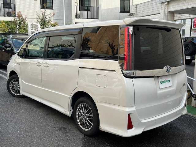 トヨタ ノア ハイブリッド Si 東京都 2020(令2)年 4.5万km ホワイトパールクリスタルシャイン ワンオーナー/純正メモリーナビ/(NSZT-W68T)/フルセグTV/CD/Bluetooth/バックカメラ/前席シートヒーター/クルーズコントロール/横滑り防止装置/前後コーナーセンサー/レーンキープアシスト/盗難防止装置/LEDオートライト/オートマチックハイビーム/衝突被害軽減システム/片側パワースライドドア/ETC2.0/スマートキー/スペアキー1本/保証書/取扱説明書