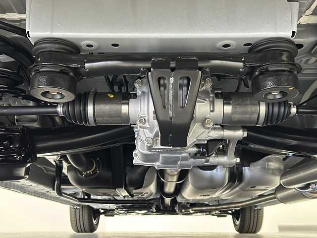 ホンダ フリード ハイブリット e:HEV クロスター 福島県 2025(令7)年 0.1千km プラチナホワイトパール /禁煙車//4WD//Honda SENSING/・衝突軽減ブレーキ/・路外逸脱抑制機能/・アダプティブクルーズコントロール/・車線維持支援システム/・オートハイビーム//メーカーOPナビ/・BT.USB.スマホ連携/・フルセグTV//バックカメラ//両側パワースライドドア//ハーフレザーシート/・前席シートヒーター//LEDヘッドライト//LEDフォグライト//プッシュスタート//スマートキー×2//ステアリングスイッチ//純正15インチAW//ロールサンシェード//ワイパーデアイサー