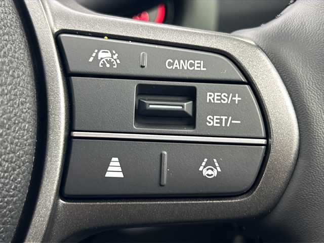 ホンダ フリード ハイブリット e:HEV クロスター 福島県 2025(令7)年 0.1千km プラチナホワイトパール /禁煙車//4WD//Honda SENSING/・衝突軽減ブレーキ/・路外逸脱抑制機能/・アダプティブクルーズコントロール/・車線維持支援システム/・オートハイビーム//メーカーOPナビ/・BT.USB.スマホ連携/・フルセグTV//バックカメラ//両側パワースライドドア//ハーフレザーシート/・前席シートヒーター//LEDヘッドライト//LEDフォグライト//プッシュスタート//スマートキー×2//ステアリングスイッチ//純正15インチAW//ロールサンシェード//ワイパーデアイサー