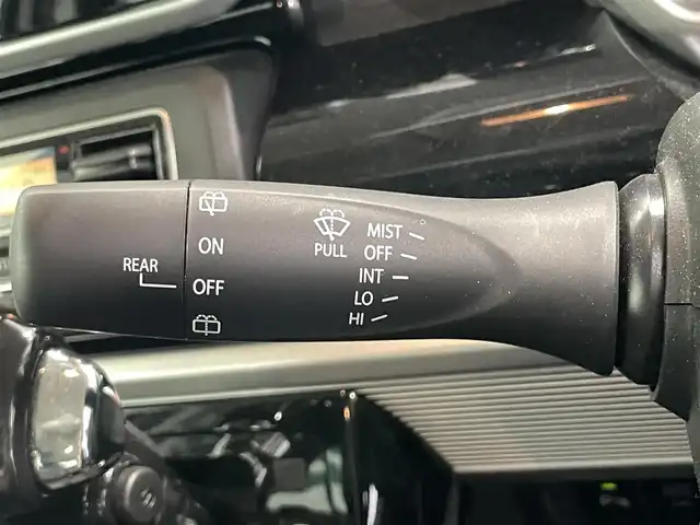 スズキ スペーシア カスタム HYBRID XS 鹿児島県 2020(令2)年 2.1万km スチールシルバーM 社外ディスプレイオーディオ(FM/AM/CD/DVD/BT)/プッシュスタート/両側パワスラ/バックカメラ/アイドリングストップ/ハーフレザーシート/D席シートヒーター/純正フロアマット/純正アルミホイール/オートライト/ABS/ESP/DSBS/レーンキープアシスト/後方コーナーセンサー/イモビライザーシステム/スマートキー/取扱説明書/保証書