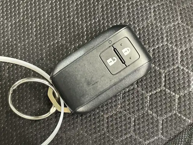 スズキ クロスビー HYBRID MZ 栃木県 2024(令6)年 2.1万km 赤Ⅱ 社外ナビ/（CD/DVD/フルセグTV/Bluetooth/MSV）/バックカメラ/スズキセーフティサポート/・デュアルカメラブレーキサポート/・誤発進抑制機能/・車線逸脱抑制機能/・車線逸脱警報機能/・ふらつき警報機能/・先行車発進お知らせ機能/・標識認識機能/コーナーセンサー/ビルトインETC/前後ドラレコ/前席シートヒーター/禁煙車/2トーン/オートライト/LEDヘッドライト/パドルシフト/フォグランプ/スマートキー/プッシュスタート/純正AW