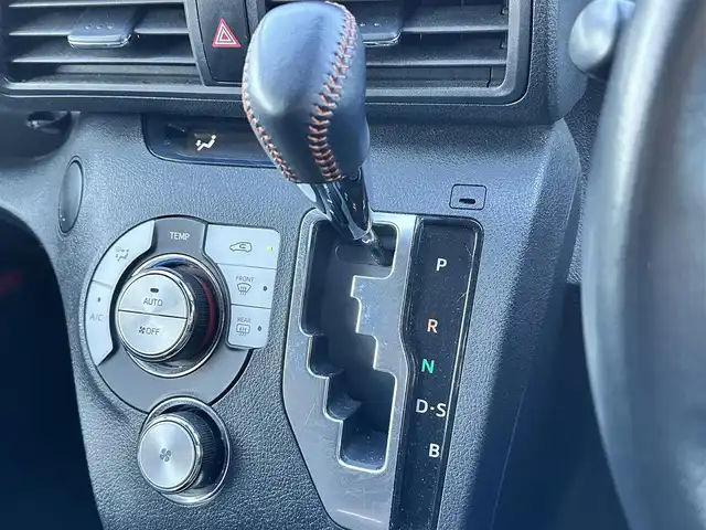 トヨタ シエンタ G 島根県 2018(平30)年 5.4万km クールボルドーガラスフレーク 登録時走行距離53446Km/保証書/取扱説明書/純正ディーラーOPナビ/フルセグTV/両側パワースライドドア/衝突軽減ブレーキ/バックカメラ/LEDヘッドライト/前席シートヒーター/ウィンカーミラー/電動格納ミラー/アイドリングストップ/ETC/プッシュスタート