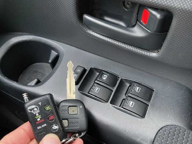 トヨタ ｂＢ Z エアロパッケージ 青森県 2010(平22)年 6.8万km ブラックマイカメタリック 4WD/メモリナビ・ワンセグTV/SD・CD・AUX/ETC/社外エンジンスターター/前後コーナーセンサー/ベンチシート/キーレスキー/純正フロアマット/HIDヘッドライト/フォグランプ/純正15インチAW