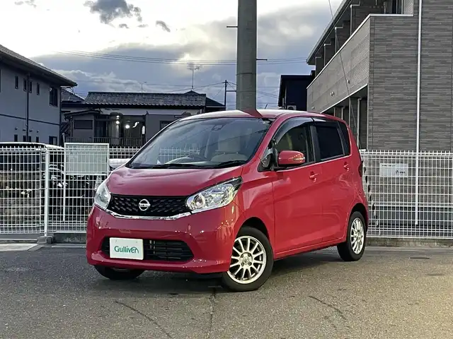 日産 デイズ X Vセレ +SeftyⅡ 石川県 2015(平27)年 5.5万km アゼリアピンク 4WD/セーフティII/・衝突軽減ブレーキ/・踏み間違い衝突防止アシスト/・アラウンドビューモニター/純正SDナビゲーション/【Bluetooth・フルセグTV・CD・DVD・SD・AUX】/エンジンプッシュスタート/・スマートキー/ハロゲンヘッドライト/・オートライト/D席シートヒーター/純正フロアマット/横滑り防止装置/アイドリングストップ/保証書/取扱説明書