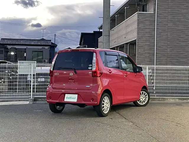 日産 デイズ X Vセレ +SeftyⅡ 石川県 2015(平27)年 5.5万km アゼリアピンク 4WD/セーフティII/・衝突軽減ブレーキ/・踏み間違い衝突防止アシスト/・アラウンドビューモニター/純正SDナビゲーション/【Bluetooth・フルセグTV・CD・DVD・SD・AUX】/エンジンプッシュスタート/・スマートキー/ハロゲンヘッドライト/・オートライト/D席シートヒーター/純正フロアマット/横滑り防止装置/アイドリングストップ/保証書/取扱説明書