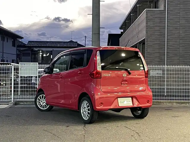 日産 デイズ X Vセレ +SeftyⅡ 石川県 2015(平27)年 5.5万km アゼリアピンク 4WD/セーフティII/・衝突軽減ブレーキ/・踏み間違い衝突防止アシスト/・アラウンドビューモニター/純正SDナビゲーション/【Bluetooth・フルセグTV・CD・DVD・SD・AUX】/エンジンプッシュスタート/・スマートキー/ハロゲンヘッドライト/・オートライト/D席シートヒーター/純正フロアマット/横滑り防止装置/アイドリングストップ/保証書/取扱説明書