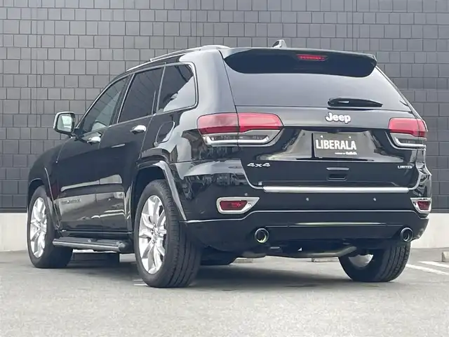 クライスラー・ジープ ジープ グランドチェロキー LTD 静岡県 2021(令3)年 2.8万km ブリリアントブラッククリスタル SRT8エンジンフード/20インチメッキ調アルミホイール/UconnectナビフルセグTVCarplay　Bluetooth/フロントサイドバックカメラ/ブラックレザーシートシートヒーター/ベンチレーションシート/サイドステップ/パワーテールゲート/レインセンサー/メッキパーツ各所/ブラッククロームマフラーカッター/衝突軽減ブレーキ　レーンセンス/ACC ブラインドスポットモニター/前後ドライブレコーダー（フロント360度）/リヤガラスフィルム施工/ローダウン