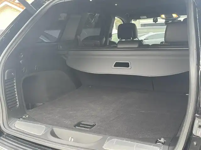 クライスラー・ジープ ジープ グランドチェロキー LTD 静岡県 2021(令3)年 2.8万km ブリリアントブラッククリスタル SRT8エンジンフード/20インチメッキ調アルミホイール/UconnectナビフルセグTVCarplay　Bluetooth/フロントサイドバックカメラ/ブラックレザーシートシートヒーター/ベンチレーションシート/サイドステップ/パワーテールゲート/レインセンサー/メッキパーツ各所/ブラッククロームマフラーカッター/衝突軽減ブレーキ　レーンセンス/ACC ブラインドスポットモニター/前後ドライブレコーダー（フロント360度）/リヤガラスフィルム施工/ローダウン