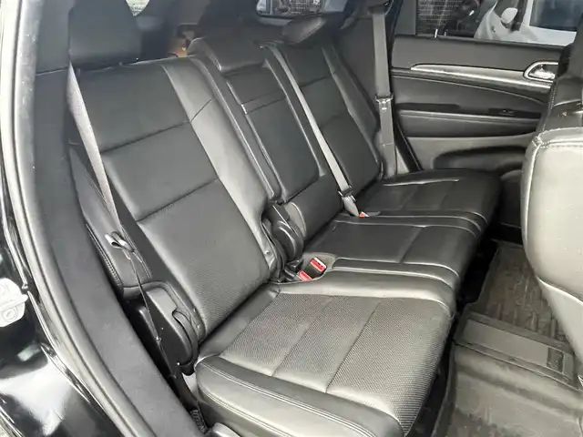 クライスラー・ジープ ジープ グランドチェロキー LTD 静岡県 2021(令3)年 2.8万km ブリリアントブラッククリスタル SRT8エンジンフード/20インチメッキ調アルミホイール/UconnectナビフルセグTVCarplay　Bluetooth/フロントサイドバックカメラ/ブラックレザーシートシートヒーター/ベンチレーションシート/サイドステップ/パワーテールゲート/レインセンサー/メッキパーツ各所/ブラッククロームマフラーカッター/衝突軽減ブレーキ　レーンセンス/ACC ブラインドスポットモニター/前後ドライブレコーダー（フロント360度）/リヤガラスフィルム施工/ローダウン