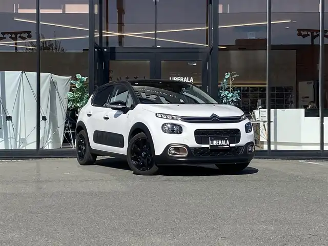 シトロエン Ｃ３ オリジンズ 福岡県 2019(令1)年 2.2万km 白 ・アダプティブクルーズコントロール/・Ｂｌｕｅｔｏｏｔｈ／ＵＳＢ／ｃａｒｐｌａｙ/iPod/・バックカメラ/・ＥＴＣ/・純正１７ＡＷ/・ＬＥＤライト/・インテリジェントハイビーム/・ブラインドスポット/・保証書/・取扱説明書