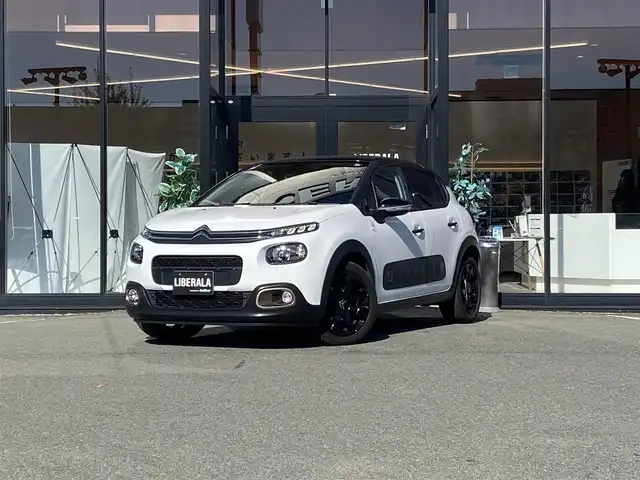 シトロエン Ｃ３ オリジンズ 福岡県 2019(令1)年 2.2万km 白 ・アダプティブクルーズコントロール/・Ｂｌｕｅｔｏｏｔｈ／ＵＳＢ／ｃａｒｐｌａｙ/iPod/・バックカメラ/・ＥＴＣ/・純正１７ＡＷ/・ＬＥＤライト/・インテリジェントハイビーム/・ブラインドスポット/・保証書/・取扱説明書