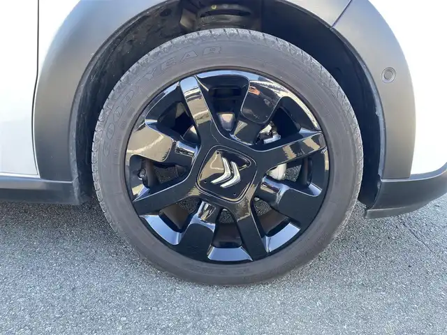 シトロエン Ｃ３ オリジンズ 福岡県 2019(令1)年 2.2万km 白 ・アダプティブクルーズコントロール/・Ｂｌｕｅｔｏｏｔｈ／ＵＳＢ／ｃａｒｐｌａｙ/iPod/・バックカメラ/・ＥＴＣ/・純正１７ＡＷ/・ＬＥＤライト/・インテリジェントハイビーム/・ブラインドスポット/・保証書/・取扱説明書