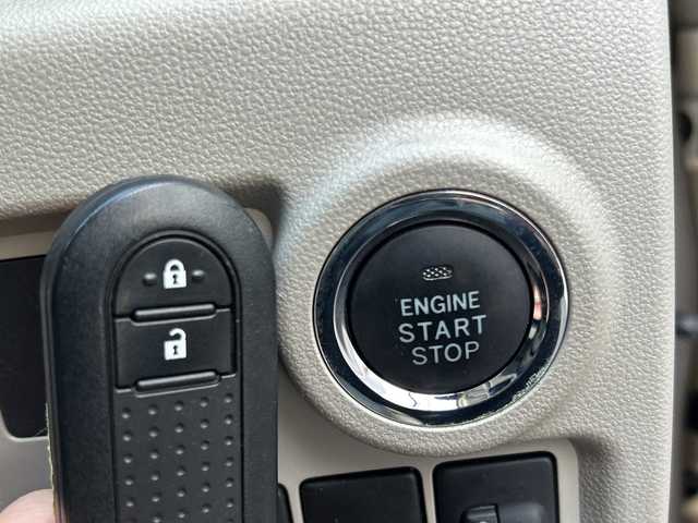 トヨタ パッソ X Lパッケージ S 千葉県 2017(平29)年 3.7万km キナコメタリック 社外SDナビ/ワンセグTV/スマートアシストII/ドライブレコーダー（前後）/バックカメラ/ETC/スマートキー/スペアキー/ハロゲンヘッドライト/レベライザー/電格ミラー/ドアバイザー/オートエアコン