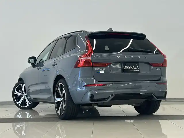 ボルボ ボルボ ＸＣ６０ B6 AWD Rデザイン 岡山県 2021(令3)年 6.4万km グレー パイロットアシスト/CarSafety/純正Googleナビ/ステアリングアシスト/HarmanKardonプレミアムサウンド/ヘッドアップディスプレイ/エアサス/Rデザインハーフレザーシート/シートヒーター前後/ベンチレーション/PWシート/360°カメラ/アップルカープレイ/アンドロイドオート/純正21インチAW/ドラレコ前後/ETC2.0