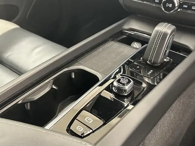 ボルボ ボルボ ＸＣ６０ B6 AWD Rデザイン 岡山県 2021(令3)年 6.4万km グレー パイロットアシスト/CarSafety/純正Googleナビ/ステアリングアシスト/HarmanKardonプレミアムサウンド/ヘッドアップディスプレイ/エアサス/Rデザインハーフレザーシート/シートヒーター前後/ベンチレーション/PWシート/360°カメラ/アップルカープレイ/アンドロイドオート/純正21インチAW/ドラレコ前後/ETC2.0