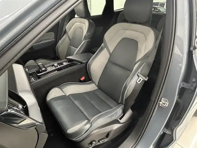 ボルボ ボルボ ＸＣ６０ B6 AWD Rデザイン 岡山県 2021(令3)年 6.4万km グレー パイロットアシスト/CarSafety/純正Googleナビ/ステアリングアシスト/HarmanKardonプレミアムサウンド/ヘッドアップディスプレイ/エアサス/Rデザインハーフレザーシート/シートヒーター前後/ベンチレーション/PWシート/360°カメラ/アップルカープレイ/アンドロイドオート/純正21インチAW/ドラレコ前後/ETC2.0