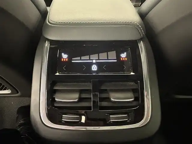 ボルボ ボルボ ＸＣ６０ B6 AWD Rデザイン 岡山県 2021(令3)年 6.4万km グレー パイロットアシスト/CarSafety/純正Googleナビ/ステアリングアシスト/HarmanKardonプレミアムサウンド/ヘッドアップディスプレイ/エアサス/Rデザインハーフレザーシート/シートヒーター前後/ベンチレーション/PWシート/360°カメラ/アップルカープレイ/アンドロイドオート/純正21インチAW/ドラレコ前後/ETC2.0