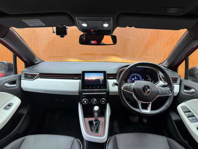 ルノー ルノー ルーテシア インテンス テックパック 千葉県 2021(令3)年 2.5万km ルージュフラムM ＡＣＣ　/黒革　/ディスプレイオーディオ　/ＢＯＳＥサウンド　/３６０°　/Ｂｌｕｅｔｏｏｔｈ接続　/シートＨ　/ステアリングヒーター　/ＬＥＤライト　/オートハイビーム　/衝突軽減Ｂ　/ＢＳＭ　/ＬＫＡ　/ＥＴＣ　/ドラレコ