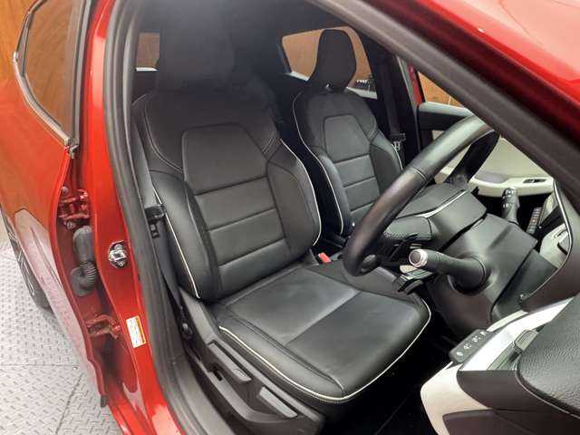 ルノー ルノー ルーテシア インテンス テックパック 千葉県 2021(令3)年 2.5万km ルージュフラムM ＡＣＣ　/黒革　/ディスプレイオーディオ　/ＢＯＳＥサウンド　/３６０°　/Ｂｌｕｅｔｏｏｔｈ接続　/シートＨ　/ステアリングヒーター　/ＬＥＤライト　/オートハイビーム　/衝突軽減Ｂ　/ＢＳＭ　/ＬＫＡ　/ＥＴＣ　/ドラレコ