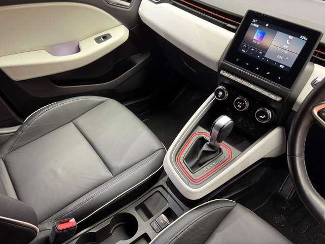 ルノー ルノー ルーテシア インテンス テックパック 千葉県 2021(令3)年 2.5万km ルージュフラムM ＡＣＣ　/黒革　/ディスプレイオーディオ　/ＢＯＳＥサウンド　/３６０°　/Ｂｌｕｅｔｏｏｔｈ接続　/シートＨ　/ステアリングヒーター　/ＬＥＤライト　/オートハイビーム　/衝突軽減Ｂ　/ＢＳＭ　/ＬＫＡ　/ＥＴＣ　/ドラレコ