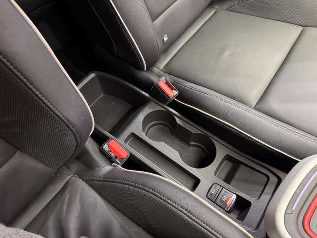 ルノー ルノー ルーテシア インテンス テックパック 千葉県 2021(令3)年 2.5万km ルージュフラムM ＡＣＣ　/黒革　/ディスプレイオーディオ　/ＢＯＳＥサウンド　/３６０°　/Ｂｌｕｅｔｏｏｔｈ接続　/シートＨ　/ステアリングヒーター　/ＬＥＤライト　/オートハイビーム　/衝突軽減Ｂ　/ＢＳＭ　/ＬＫＡ　/ＥＴＣ　/ドラレコ