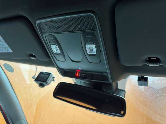 ルノー ルノー ルーテシア インテンス テックパック 千葉県 2021(令3)年 2.5万km ルージュフラムM ＡＣＣ　/黒革　/ディスプレイオーディオ　/ＢＯＳＥサウンド　/３６０°　/Ｂｌｕｅｔｏｏｔｈ接続　/シートＨ　/ステアリングヒーター　/ＬＥＤライト　/オートハイビーム　/衝突軽減Ｂ　/ＢＳＭ　/ＬＫＡ　/ＥＴＣ　/ドラレコ