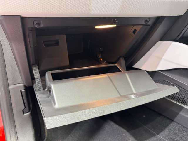 ルノー ルノー ルーテシア インテンス テックパック 千葉県 2021(令3)年 2.5万km ルージュフラムM ＡＣＣ　/黒革　/ディスプレイオーディオ　/ＢＯＳＥサウンド　/３６０°　/Ｂｌｕｅｔｏｏｔｈ接続　/シートＨ　/ステアリングヒーター　/ＬＥＤライト　/オートハイビーム　/衝突軽減Ｂ　/ＢＳＭ　/ＬＫＡ　/ＥＴＣ　/ドラレコ