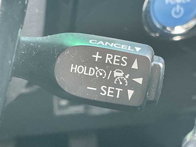 トヨタ プリウス A ツーリングセレクション 青森県 2019(平31)年 1.7万km ホワイトパールクリスタルシャイン 4WD/寒冷地仕様/純正9インチSDナビ・フルセグTV/CD・DVD・Bluetooth・SD/バックカメラ/黒合皮シート/前席シートヒーター/運転席パワーシート/ヘッドアップディスプレイ/セーフティセンス/プリクラッシュセーフティ/レーダークルーズコントロール/レーンディパーチャーアラート/オートマチックハイビーム/ブラインドスポットモニター/クリアランスソナー/パーキングアシスト/前方ドライブレコーダー/ビルトインETC/AC100V1500W/ワイパーデアイサー/LEDヘッドライト/オートライト/LEDフォグランプ/純正17インチアルミ/TRDエアロ/スペアキー/保証書・取説書