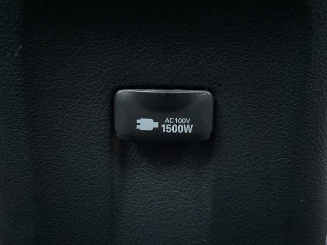 トヨタ プリウス A ツーリングセレクション 青森県 2019(平31)年 1.7万km ホワイトパールクリスタルシャイン 4WD/寒冷地仕様/純正9インチSDナビ・フルセグTV/CD・DVD・Bluetooth・SD/バックカメラ/黒合皮シート/前席シートヒーター/運転席パワーシート/ヘッドアップディスプレイ/セーフティセンス/プリクラッシュセーフティ/レーダークルーズコントロール/レーンディパーチャーアラート/オートマチックハイビーム/ブラインドスポットモニター/クリアランスソナー/パーキングアシスト/前方ドライブレコーダー/ビルトインETC/AC100V1500W/ワイパーデアイサー/LEDヘッドライト/オートライト/LEDフォグランプ/純正17インチアルミ/TRDエアロ/スペアキー/保証書・取説書