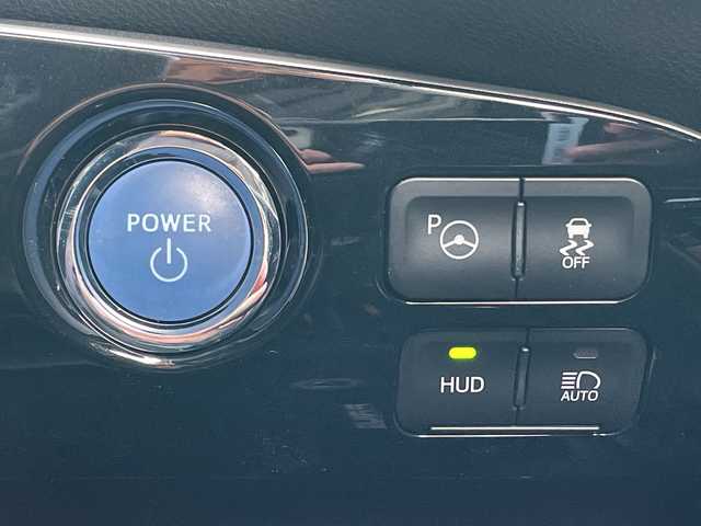 トヨタ プリウス A ツーリングセレクション 青森県 2019(平31)年 1.7万km ホワイトパールクリスタルシャイン 4WD/寒冷地仕様/純正9インチSDナビ・フルセグTV/CD・DVD・Bluetooth・SD/バックカメラ/黒合皮シート/前席シートヒーター/運転席パワーシート/ヘッドアップディスプレイ/セーフティセンス/プリクラッシュセーフティ/レーダークルーズコントロール/レーンディパーチャーアラート/オートマチックハイビーム/ブラインドスポットモニター/クリアランスソナー/パーキングアシスト/前方ドライブレコーダー/ビルトインETC/AC100V1500W/ワイパーデアイサー/LEDヘッドライト/オートライト/LEDフォグランプ/純正17インチアルミ/TRDエアロ/スペアキー/保証書・取説書