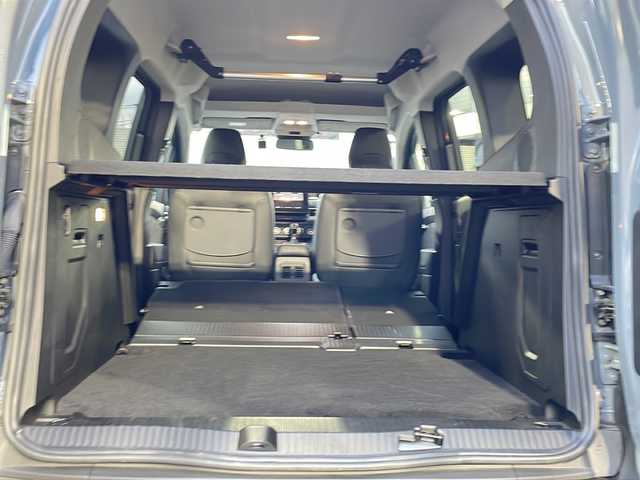 ルノー ルノー カングー ヴァリエテ 東京都 2024(令6)年 0.7万km グレー 車体色　KPW　グリ・アーバン（スモーキーグレー）/ヴァリエテ（2023年限定200台）/ワンオーナー/新車時保証書　取扱説明書　記録簿/レーンセンタリングアシスト/アダプティブクルーズコントロール/ブラインドスポットモニター/ディスプレイオーディオ/【USB/Bluetooth接続】/バックカメラ　ETC/ドライブレコーダー（前後）/LEDヘッドライト/サイド/カーテンエアバッグ/スマートキー×２/COXボディーダンパー【ディーラー取付】/ルーフレール