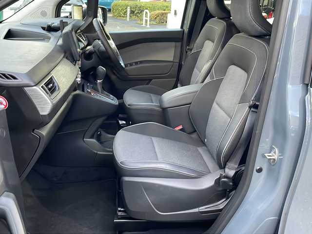 ルノー ルノー カングー ヴァリエテ 東京都 2024(令6)年 0.7万km グレー 車体色　KPW　グリ・アーバン（スモーキーグレー）/ヴァリエテ（2023年限定200台）/ワンオーナー/新車時保証書　取扱説明書　記録簿/レーンセンタリングアシスト/アダプティブクルーズコントロール/ブラインドスポットモニター/ディスプレイオーディオ/【USB/Bluetooth接続】/バックカメラ　ETC/ドライブレコーダー（前後）/LEDヘッドライト/サイド/カーテンエアバッグ/スマートキー×２/COXボディーダンパー【ディーラー取付】/ルーフレール