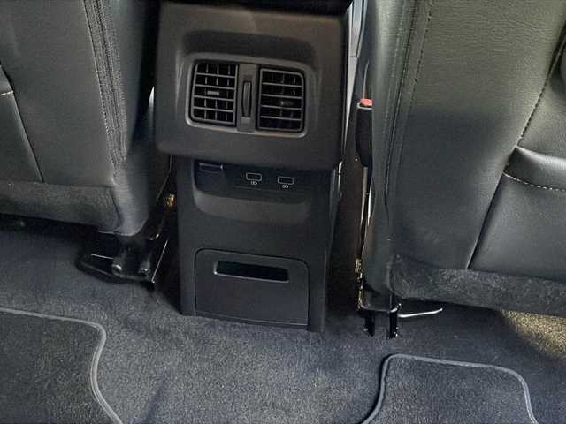 ルノー ルノー カングー ヴァリエテ 東京都 2024(令6)年 0.7万km グレー 車体色　KPW　グリ・アーバン（スモーキーグレー）/ヴァリエテ（2023年限定200台）/ワンオーナー/新車時保証書　取扱説明書　記録簿/レーンセンタリングアシスト/アダプティブクルーズコントロール/ブラインドスポットモニター/ディスプレイオーディオ/【USB/Bluetooth接続】/バックカメラ　ETC/ドライブレコーダー（前後）/LEDヘッドライト/サイド/カーテンエアバッグ/スマートキー×２/COXボディーダンパー【ディーラー取付】/ルーフレール