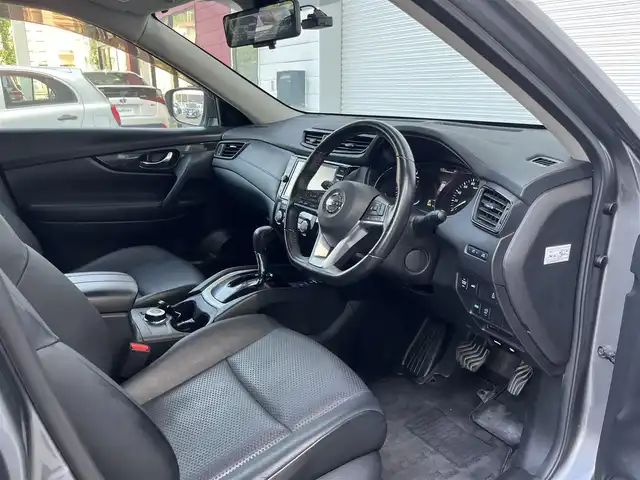 日産 エクストレイル 20Xi 高知県 2019(平31)年 6.3万km ダークメタルグレー フルセグテレビ/全方位カメラ/アイドリングストップ/クルーズコントロール/ETC/スマートキー/Bluetooth接続/後部座席用モニター/ブルーレイ接続/電動リアゲート/ドライブレコーダー/ABS/横滑り防止装置/コーナーセンサー/盗難防止装置/オートライト/LEDヘッドライト/純正18インチアルミホイール/純正フロアマット/Wエアバッグ