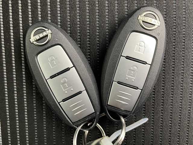 日産 ノート X 岐阜県 2022(令4)年 1.9万km バーガンディー 純正９インチナビ　MM223D-L/・CD/DVD/Bluetooth/MSV/フルセグTV/・全周囲カメラ/デジタルインナーミラー/ステアリングスイッチ/コムテック前後ドラレコ/オートLEDヘッドライト/オートハイビーム/スペアキー有/スマートキー/オートブレーキホールド/コーナーセンサー/車線逸脱警報/車線逸脱防止支援/後側方車両検知警報/後側方車両検知防止支援/速度標識表示/移動物検知/コーナーセンサー/ふらつき警報